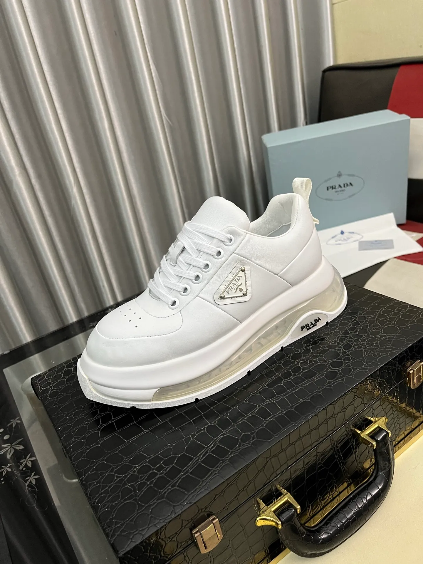 Men's Men's Shoes💰640⌚️⌚️《PRADA*》The latest and most popular casual shoes, top brand [seduce] luxury~purchase, top~quality. [Strong] The upper is made of imported breathable cowhide with cloth material ➕ breathable sheepskin feet (•) and fine workmanship. Code number: 38-442️⃣Colors available